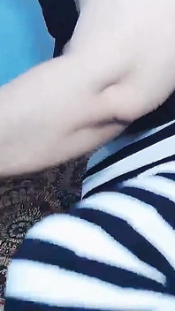Anální sex bílé baculaté indické bbw s velkým čůrákem, chudák vesnický muž, který ji ošukal zezadu
