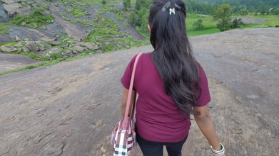 Premi pooja: Cuñado ha venido de visita con su cuñada