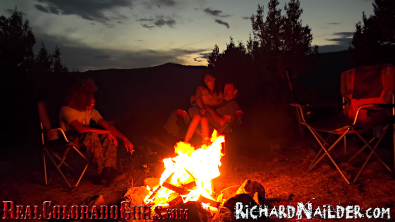 Richard Nailder Hardcore: Si rambut merah comel melakukan pengalaman dubur ke mulut dan...