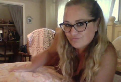 Lily Bay: Stream začal dnes