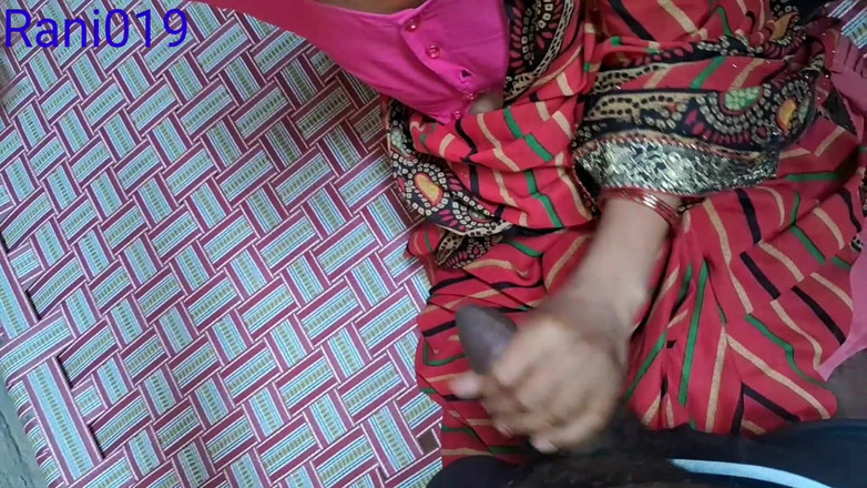 Rakesh: भारतीय कॉलेज गर्ल रानी भाभी ने अपने पड़ोसी की सौतेली बहन को घर पर बुलाने के बाद चुदाई की