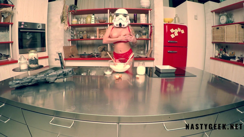 PurefilmsTv: Stormtropper jarushka coock memeknya dengan dildo besar dan muncrat
