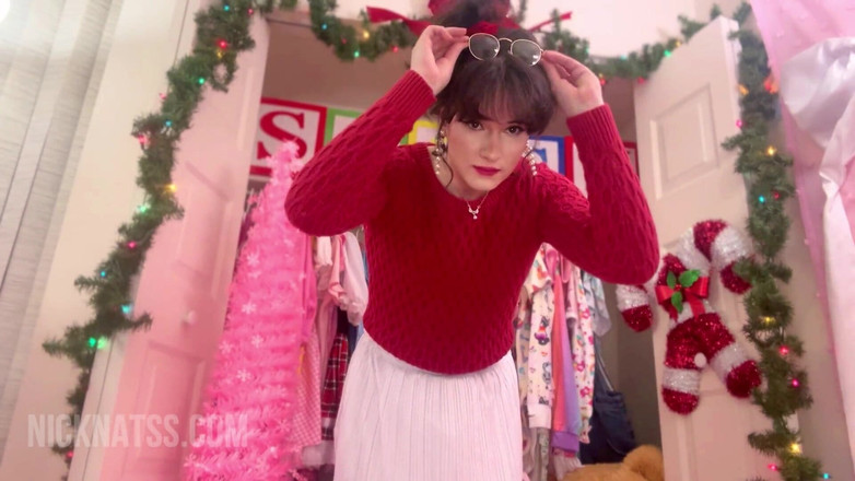 Natalie Napoli: Ibu tiri transeksual menemui Rahsia awak , Almari Banci