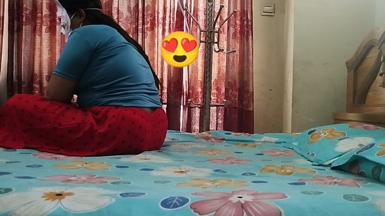 Teensex: Adik tiri desi lapar menemui zakar besar.