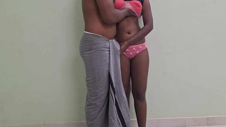 Kristy Mia: Parte 1: Foda em pé com minha namorada (despindo e preliminares)