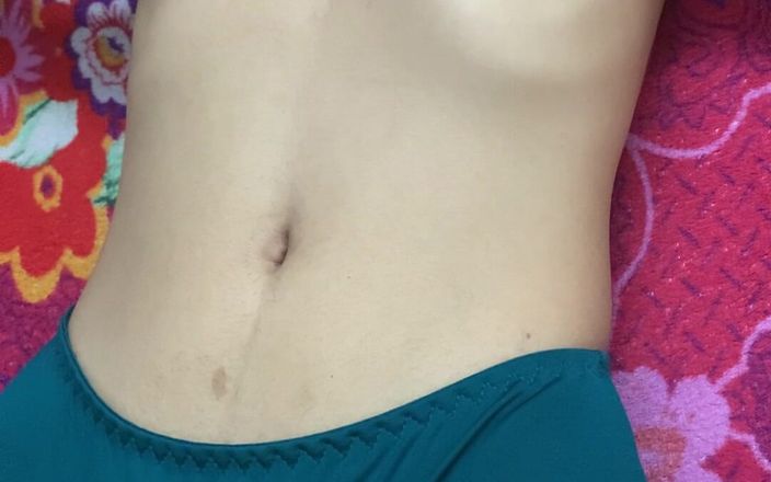 Afterdark affair: Une fille desi dans sa chambre