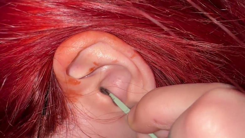 lanalovacutie: Cleaning Ear Wax