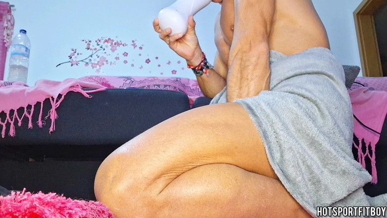 Hotsportfitboy: sophe par haathon se mupht mansalta chudaee - bara sakht land...