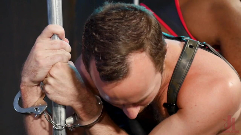 Kinky Bites Gay: パパの家:アレックス・ホーク&amp;マイカ・マルティネスファック生