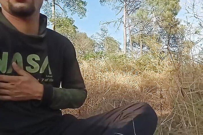 Gangbang straight: Nackter indischer junge im freien 2