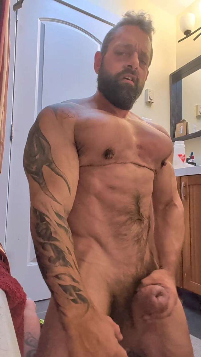 Bruiser Bearwood: Silikonlu yarak mastürbasyonu