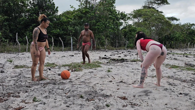 MARCIO BAIANO: Jugando la pelota en el campo con mi vecino perdimos...