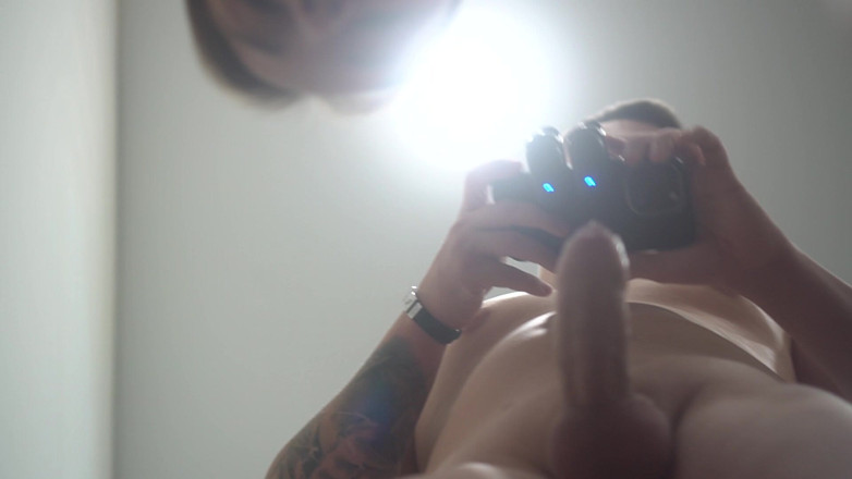 misss_vikki: She Makes the Dick Disappear Into Her Cheek