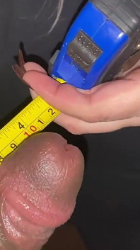 Hlava polední přestávky a měření jeho malého ptáka