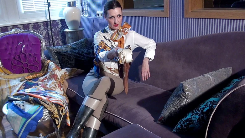 Lady Victoria Valente: Hedvábný šátek v ráji