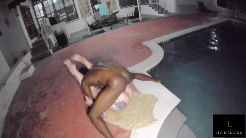 Livie Blainn: Catturato in Cam- Il Proprietario Dell'hotel Ci Ha Filmato Scopando