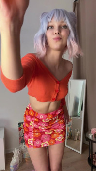 ปัดเพื่อโชว์ผิว