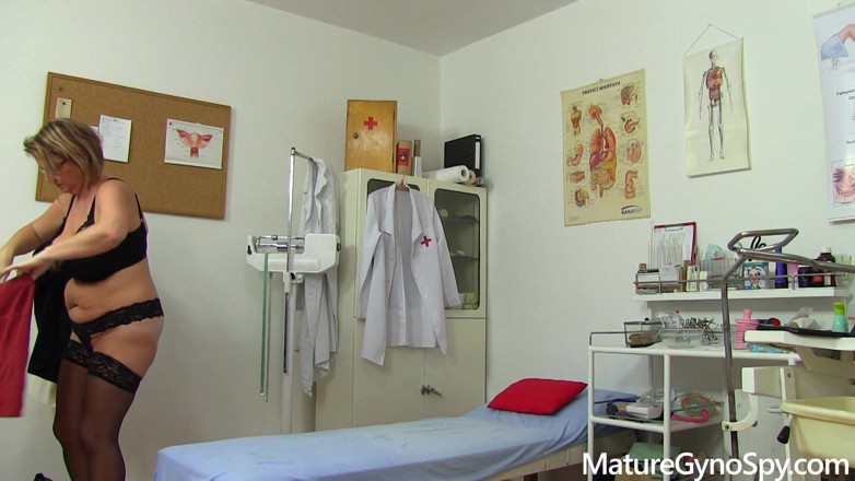 Mature Gyno Spy: Olgun jinekolog - tombul olgun kadın jinekolog muayenesinde sapık doktor tarafından...