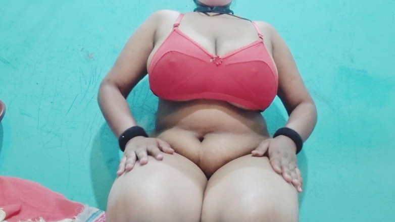 NilaRani693: Desi sola inizia a sperimentare veri momenti di piacere