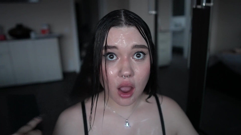 Kate Koss: Meludah dildo dan rambut saya