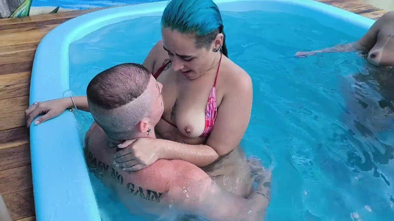 Carmona's films: 3 Naughty Friends Paying the Pool Owner on the Xerecard