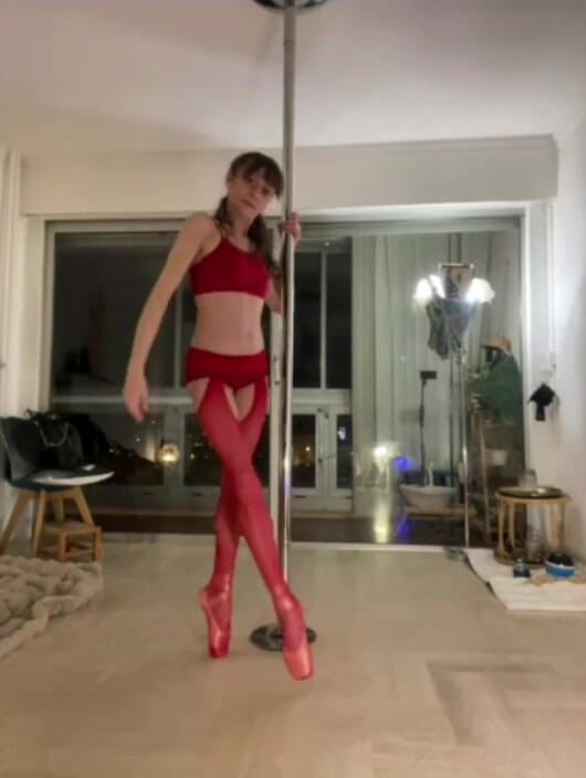 Chris06d72: Dansatoare