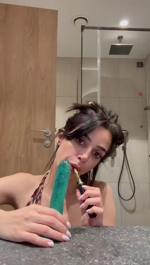 silicone_brunette: Leopard Doggy Ngentot