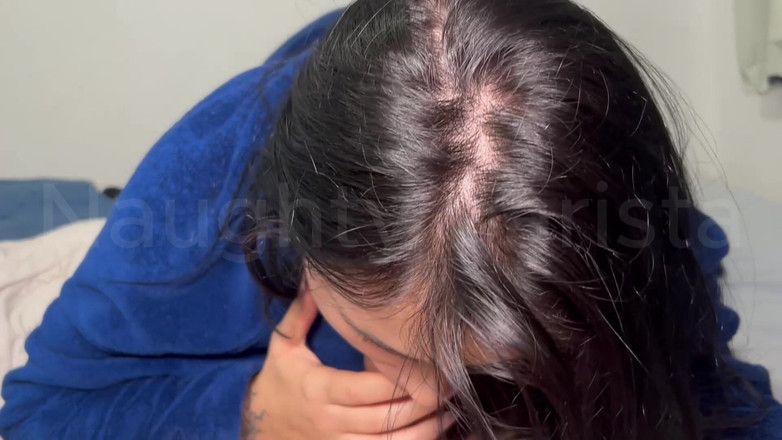 Naughty barista: 寒すぎて服を脱がせなかったので、口に入れました。