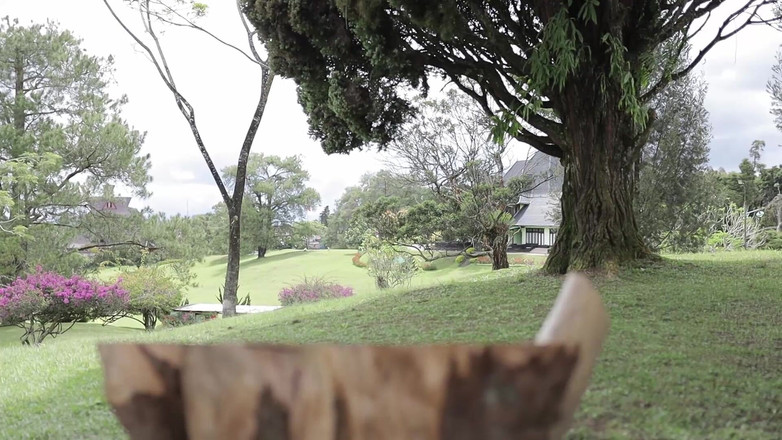 deafheaven666: Moje první veřejné video, masturbace v mých bílých saténových šatech