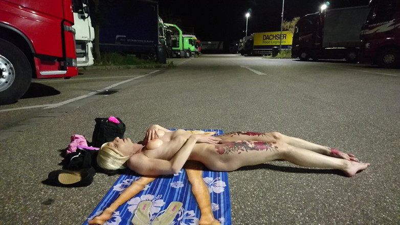sweetfeet29: Naked by the Truckers