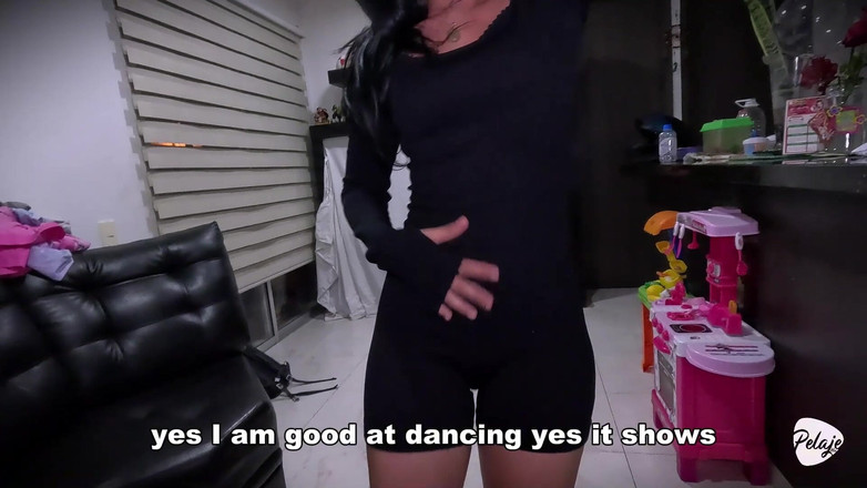 Pelaje mix: 저는 배달원이고 우유를 배달해야 했어요. 그는 내 질 안에 우유를 넣어 돈을 지불했다.