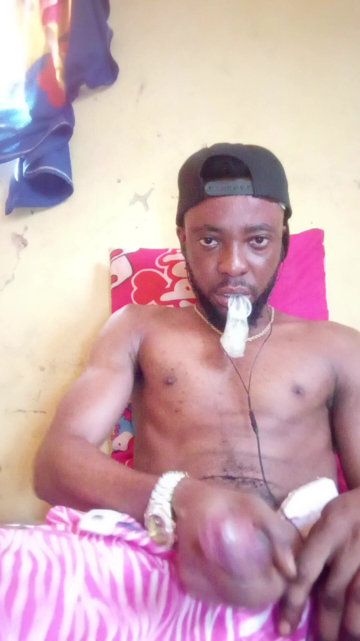 Bangwett: Dotykając się podczas oglądania porno