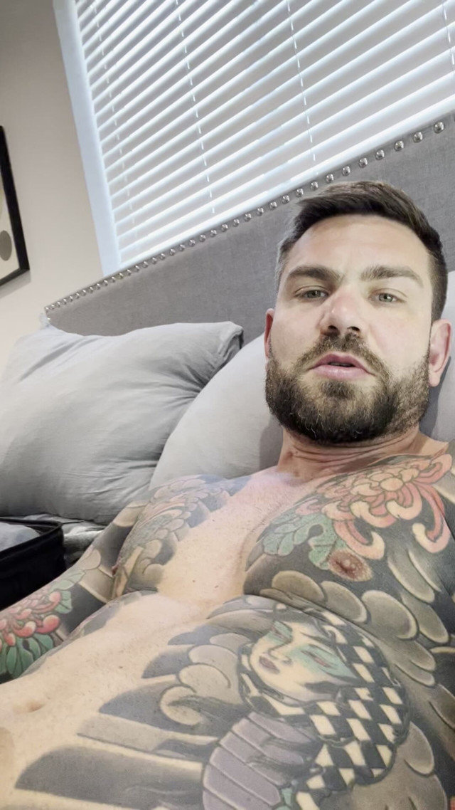 Handsome Spaniard Gets Disturbed (Juan Lucho Gay) Handsome Spaniard Gets Disturbed (Juan Lucho Gay)