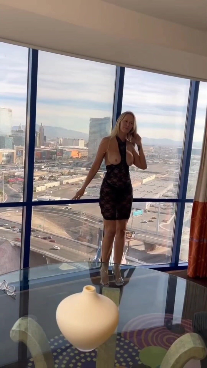 JessRyan: Real Hotwife Camgirl Jess Ryan in Black Lingerie