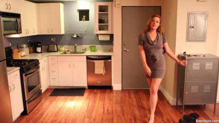 Lesbian Babe Stare: Trois ballerines lesbiennes satisfont leurs fétiches avec du plaisir de...