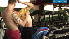 Just X Gays retro: Horny Gym Buddies Lose Control and Fuck Each Other Without...