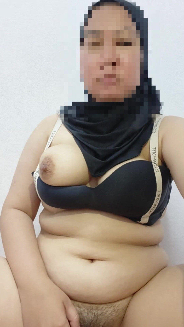 Vaginabig88: Moje švagrová je v obývacím pokoji tak osamělá