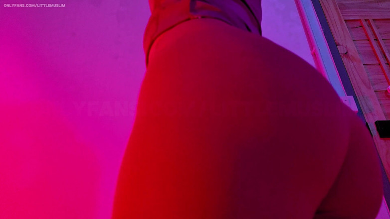 LittleMuslim: Eu provavelmente não deveria carregar essa provocação de leggings secretas...