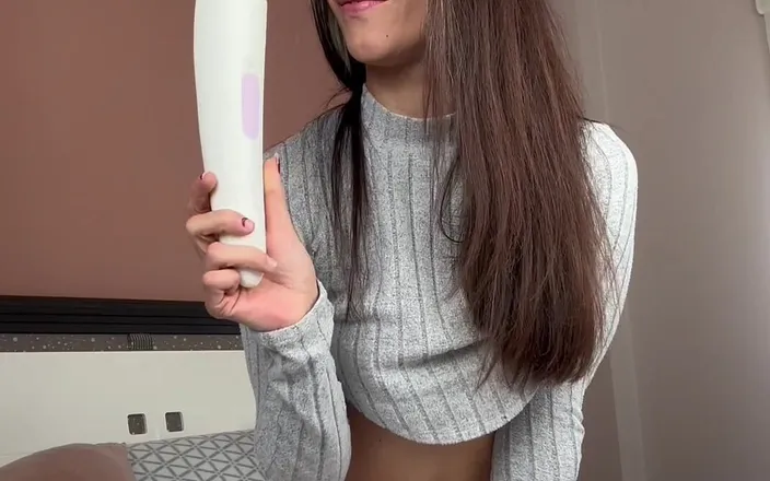 Complete videos of Sofia Sweetsecrett: Riding My Vibrator