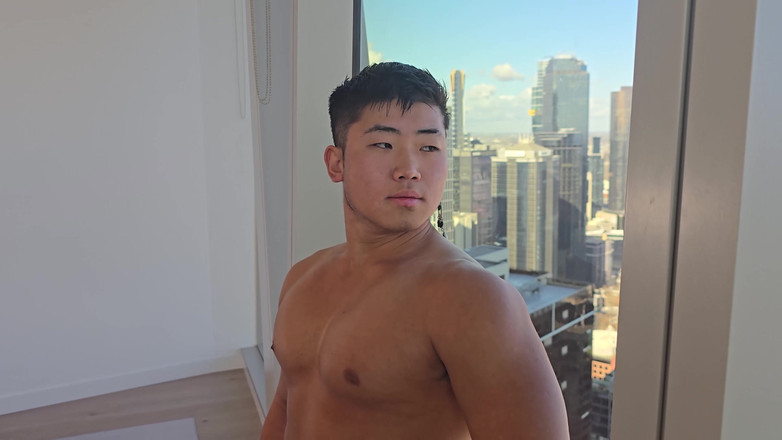 Sensual Rubs: ワークアウトとシャワーのティーザー