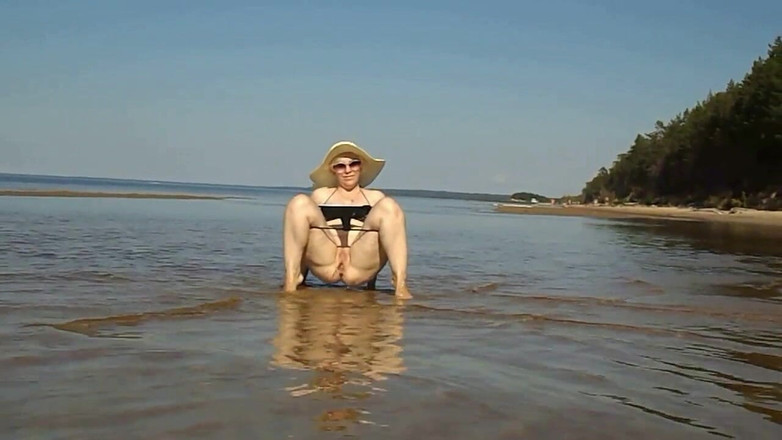 RedRoseRus: Caldo Sulla Spiaggia -15