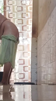 Bhabhi seks dengan video terbuka di bilik air