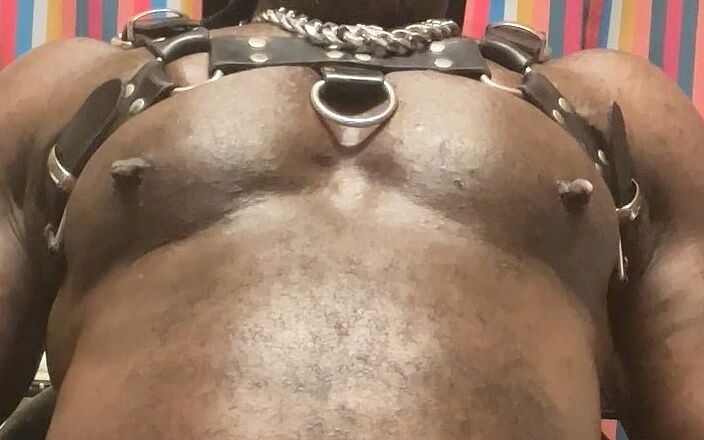 Black Muscle: Cewek nakal kulit hitam lagi asik pesta seks solo