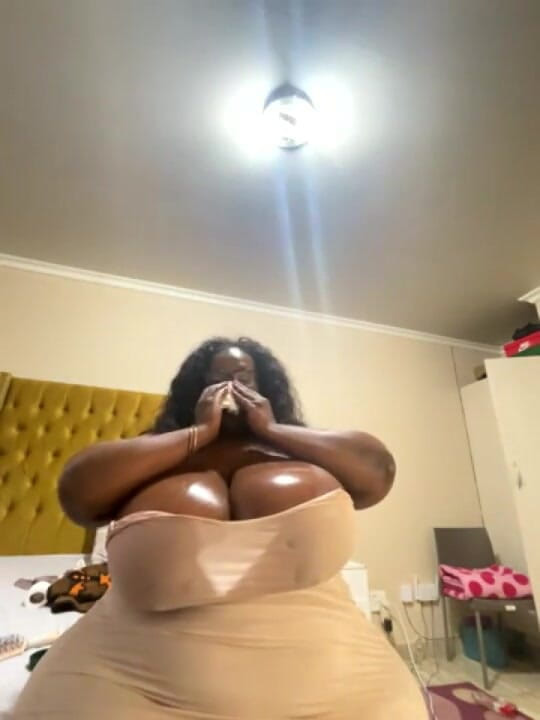 Legendary Booty Overdose: BBW MILF Moaning &amp; Titsplay