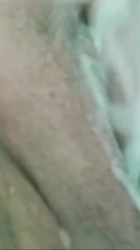 Sexy Filipijnse milf houdt ervan om een romige puinhoop te maken