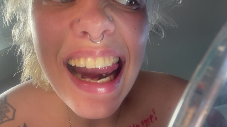 Glitterqueen1999: Тур в рот Uvula, Миндалины, зубы, проверка вены языка
