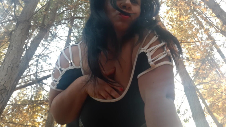Riderqueen: Stepmommy Fuck Otdoors Bouncing Boobs