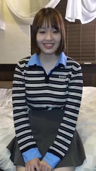 สาวผิวขาวบริสุทธิ์คัพ F สุดสวย หุ่นเพอร์เฟกต์ รัดควย between นม ฉีดหน้า และครีมพายยิ้มกริ่ม