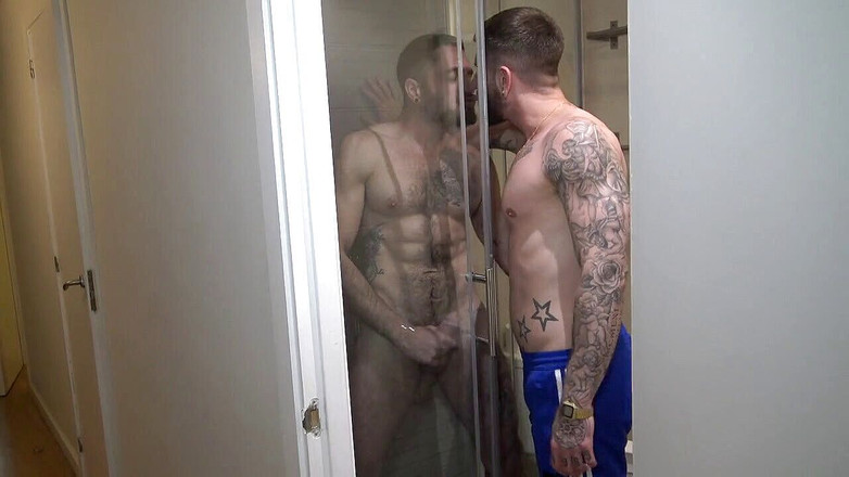 Gaybareback: Bairon hell prezervatifsiz sikişiyor rico vega