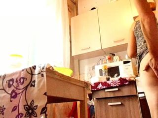 Horny Fuck Teens: Scopata in cucina